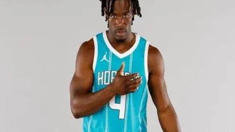 大乐透期号专家推荐：前区十码质合分析魔术VS奇才让分